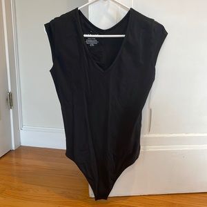 Everlane v-neck ballet body suit, size M, NWT